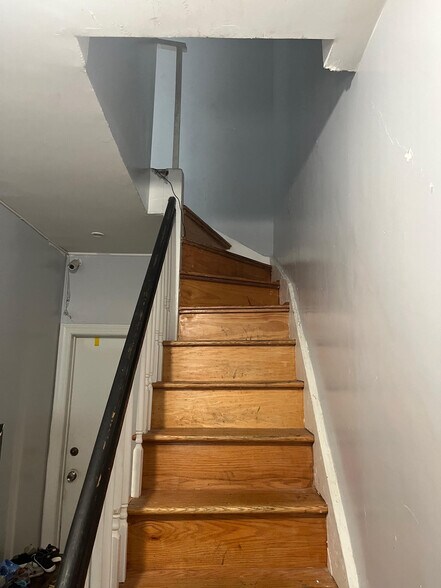 Building Photo - 21 Elliott St