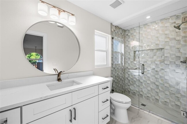 Building Photo - 1801 Laurence Ct