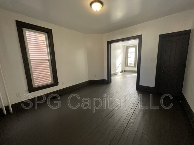 Building Photo - 659 W Philadelphia St