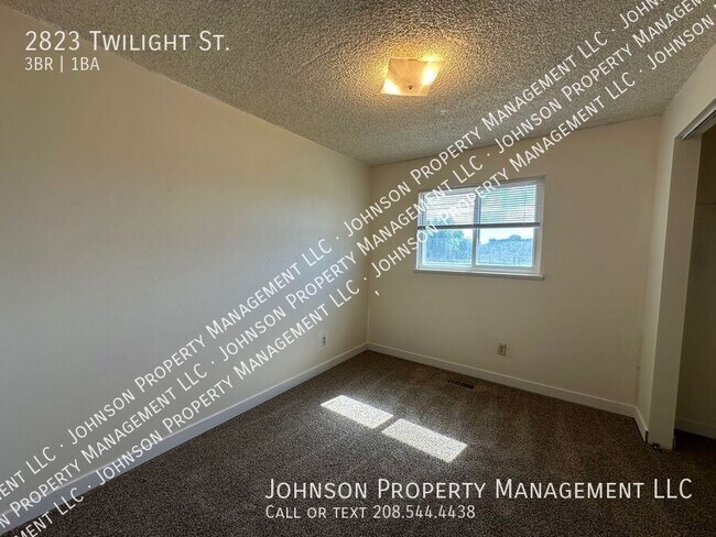 Building Photo - 2823 Twilight St