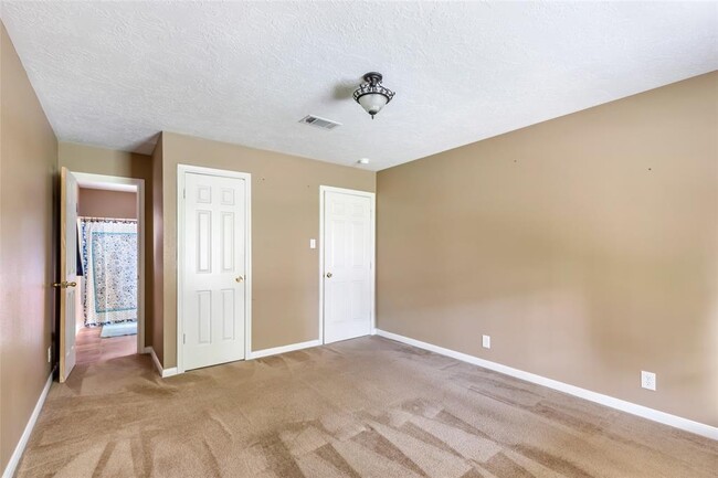 Building Photo - 27311 Kingport Dr