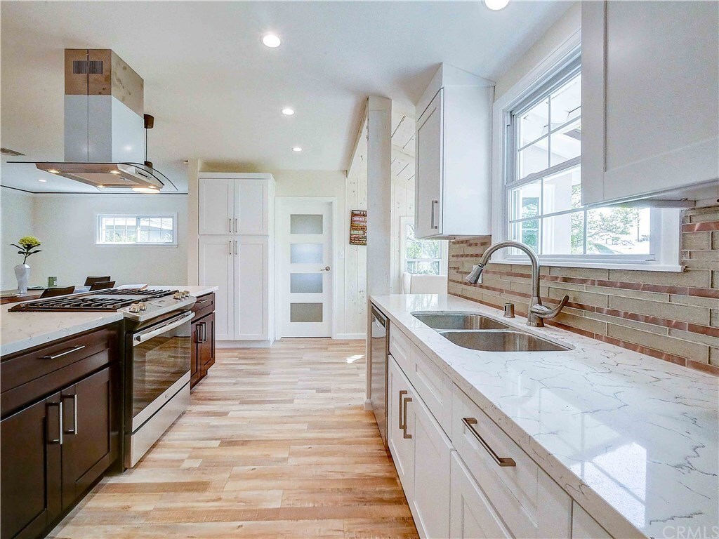 Building Photo - 15931 Tuba St