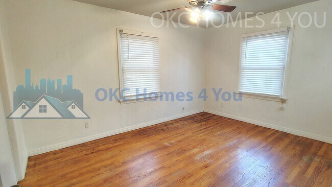 Building Photo - Charming 2 Bedroom near I-44 & May Ave.