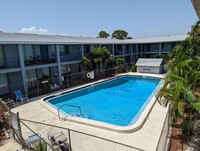 Building Photo - Updated Ground Floor 2/1 **Water/Sewer Inc...