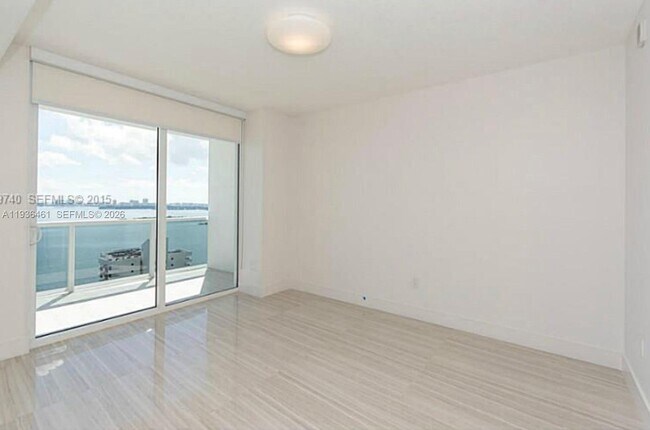 Building Photo - 600 NE 27th St