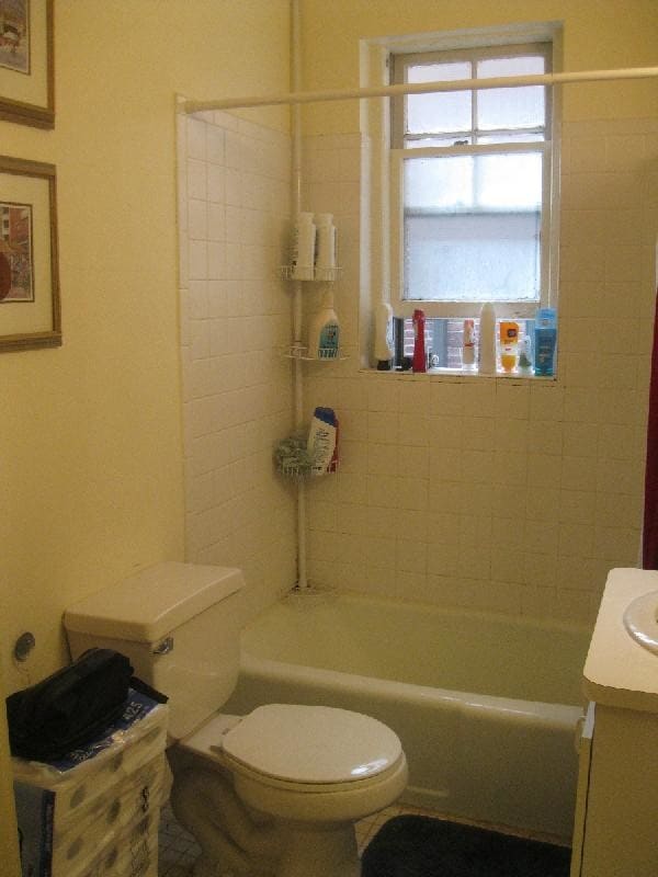 Building Photo - 176 Winthrop Rd