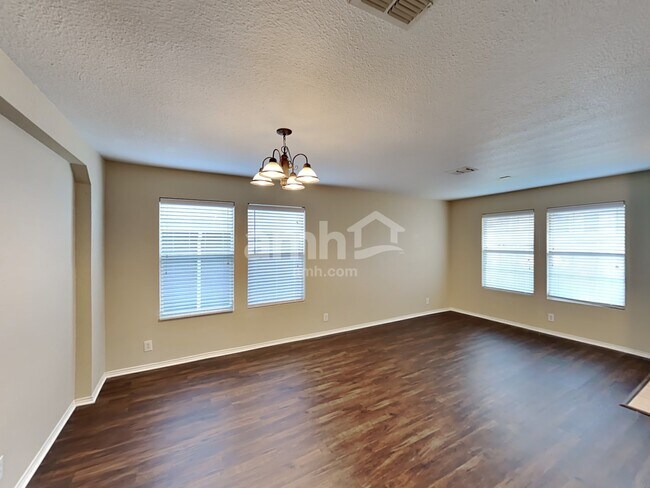 Building Photo - 24707 Hickory Meadow