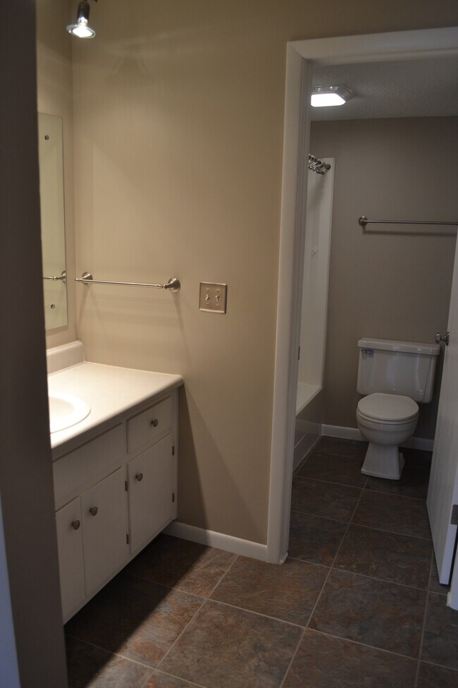 Building Photo - 434 Woodside Trail
