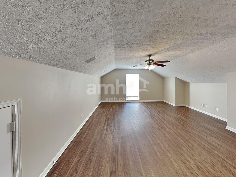 Building Photo - 2922 Wills Ct