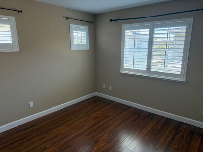 Building Photo - Wonderful North Village home with no rear ...