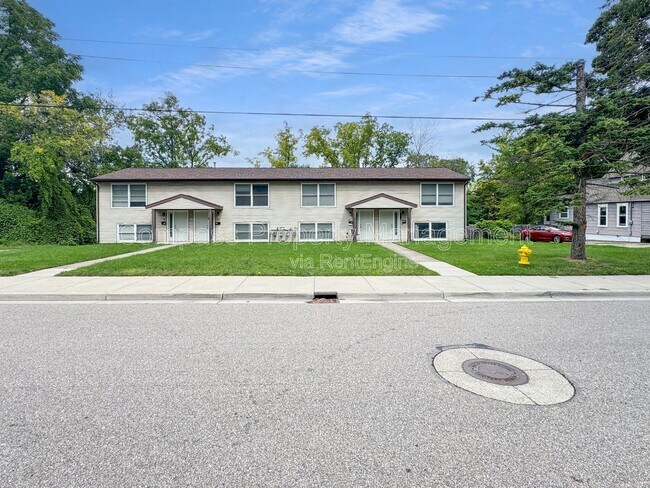 Primary Photo - 523 Cedar St NE