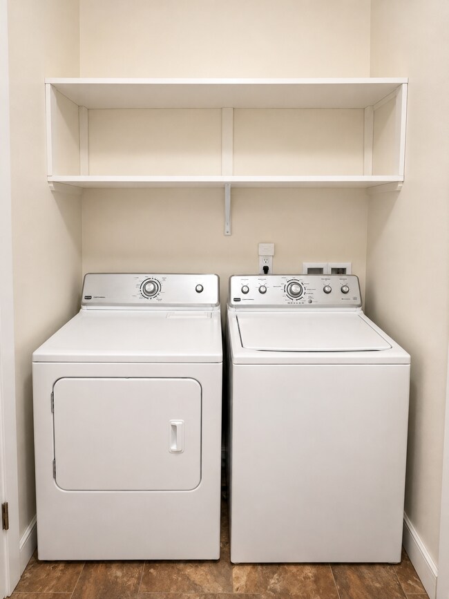 Building Photo - Spacious University Place Home Near Chambers Bay | 2-Car Garage & Lawn Care Included