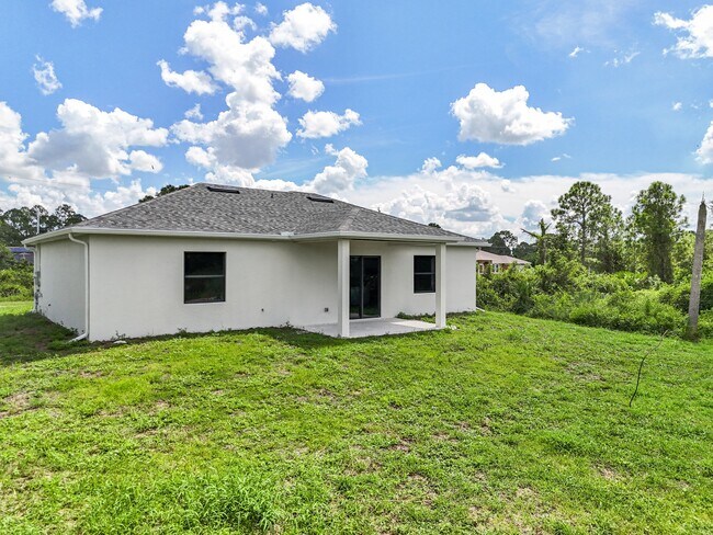 Building Photo - 556 Sherwood Ave S