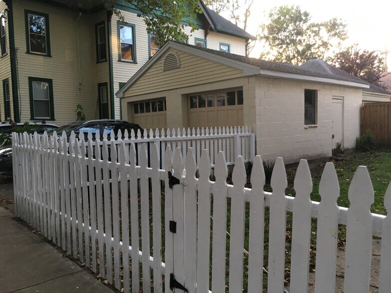 Building Photo - 56 Canner St
