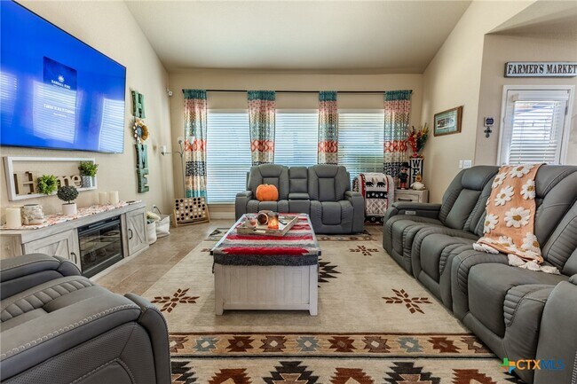Building Photo - 1722 Village Springs