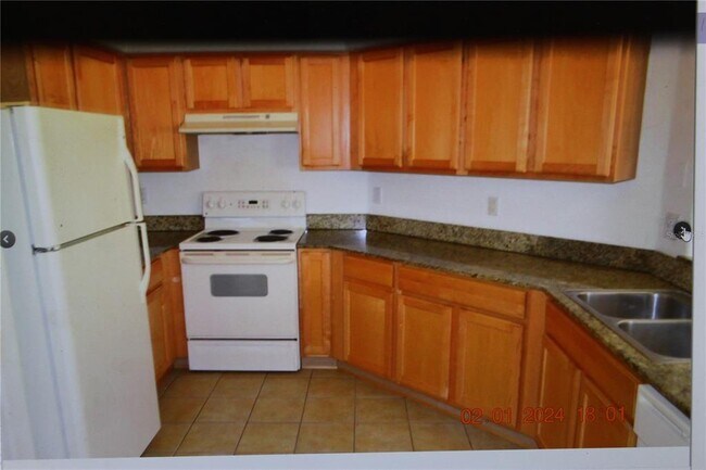 Building Photo - 25820 Crippen Dr