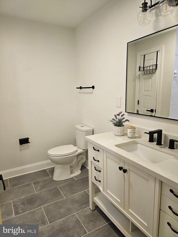 Building Photo - 133 Meadows Rd