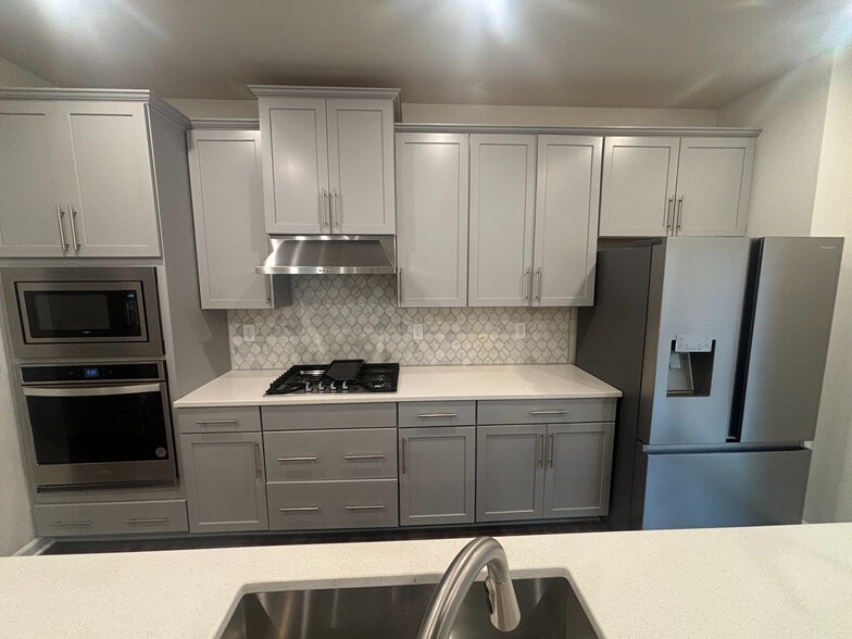 Building Photo - Room in House on Collaborative Wy