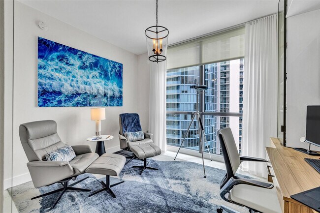 Building Photo - 100 E Las Olas Blvd