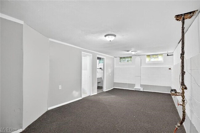 Building Photo - 4521 Golfway Rd