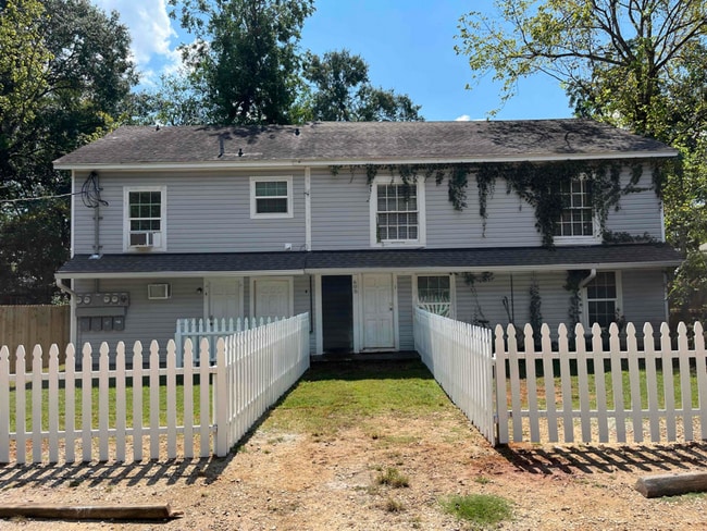Building Photo - 608 Price St