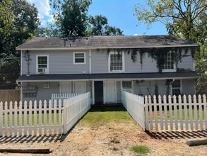 Building Photo - 608 Price St