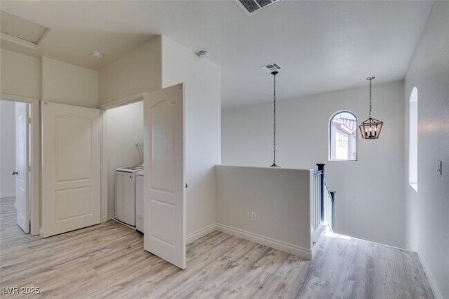 Building Photo - 778 Easter Lily Pl