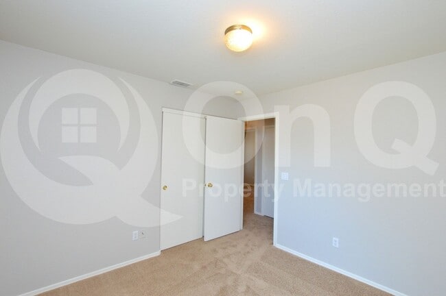 Building Photo - 287 E Sheffield Ct