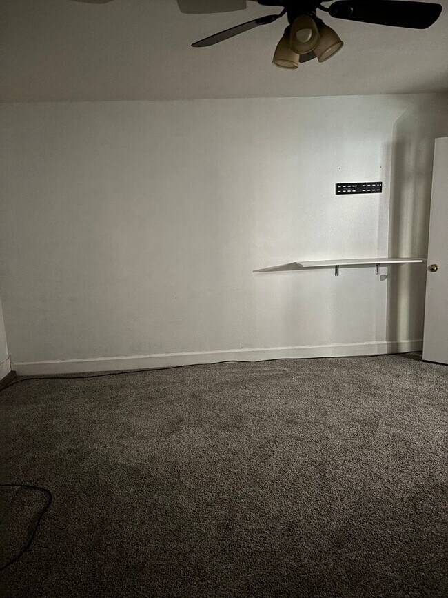 Building Photo - 3 B/R /2BA HOME IN GRIDLEY AVAILABLE NOW!