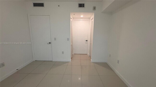 Building Photo - 7875 NW 107th Ave