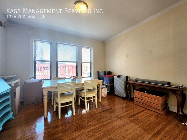 Building Photo - 1356 W Devon-2E