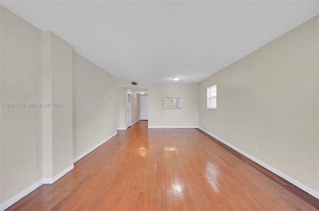 Building Photo - 1100 NW 87th Ave