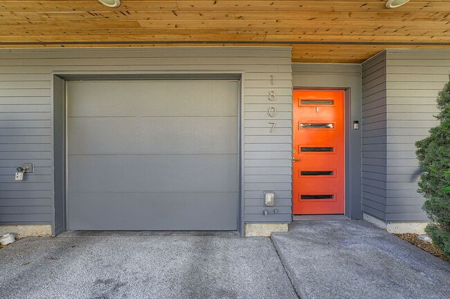 Building Photo - 1806 SW 96th Ln