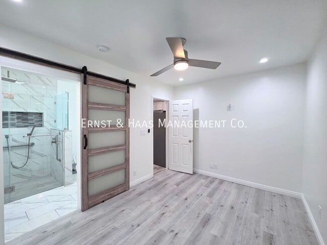 Building Photo - 1084 Walnut Ave