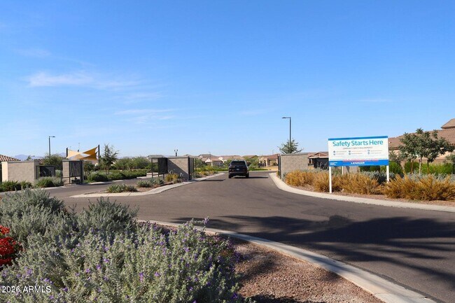 Building Photo - 9426 W Sells Dr