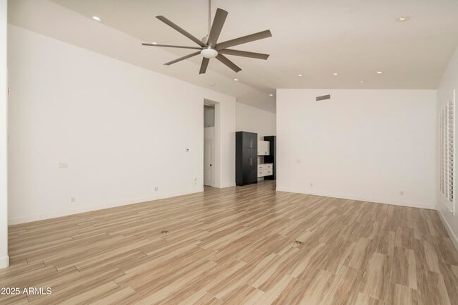 Building Photo - 5403 E Cannon Dr