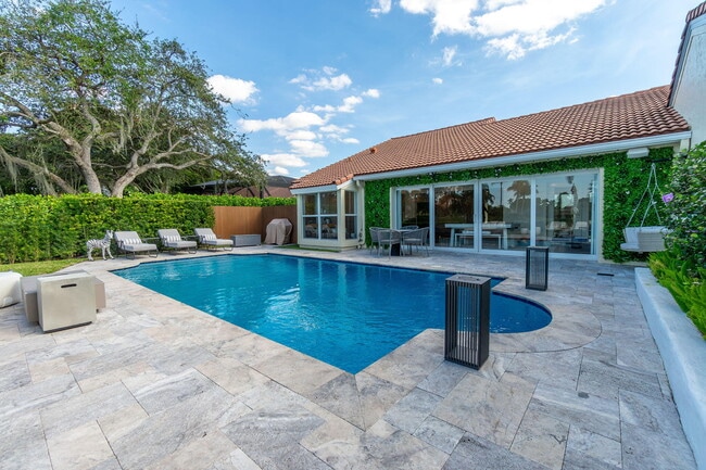 Building Photo - 2291 Las Casitas Dr