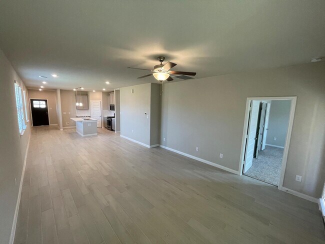 Building Photo - 2035 Myrtle Oak Ct