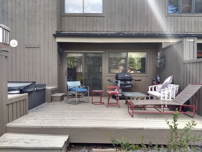 Building Photo - 7 month Lease -3bd/2.5ba Fully Furnished S...