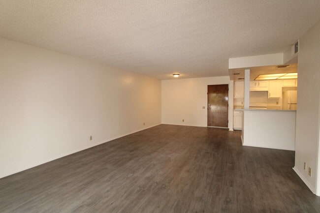 Building Photo - Upstairs 2-Bedroom Condo in South Redlands!