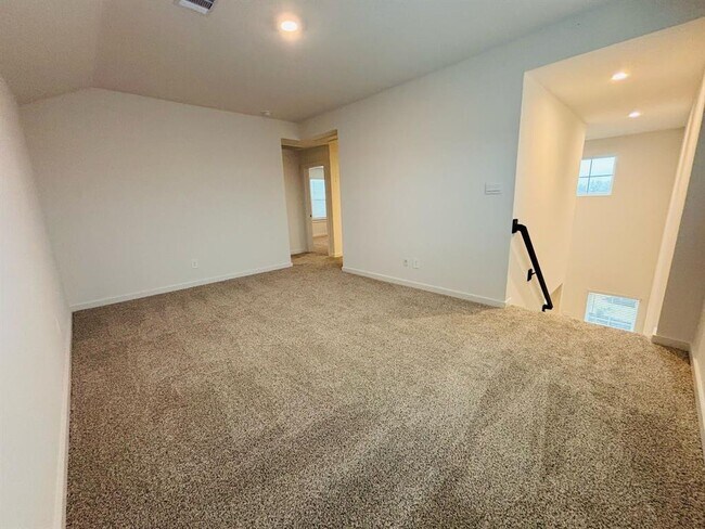 Building Photo - 1719 Mazzini Dr