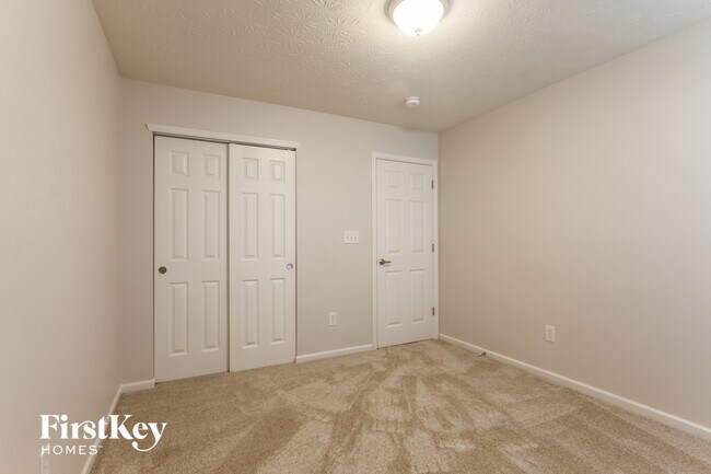 Building Photo - 6575 Enclave Blvd