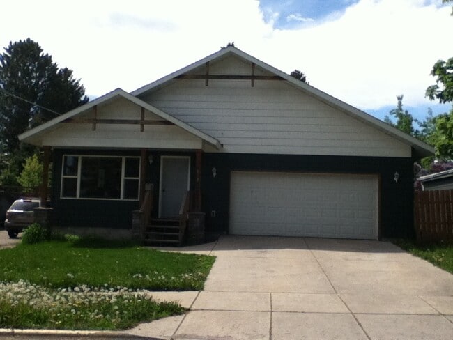 Building Photo - 4 Bedroom 2 Bathroom House - Close to MSU Campus