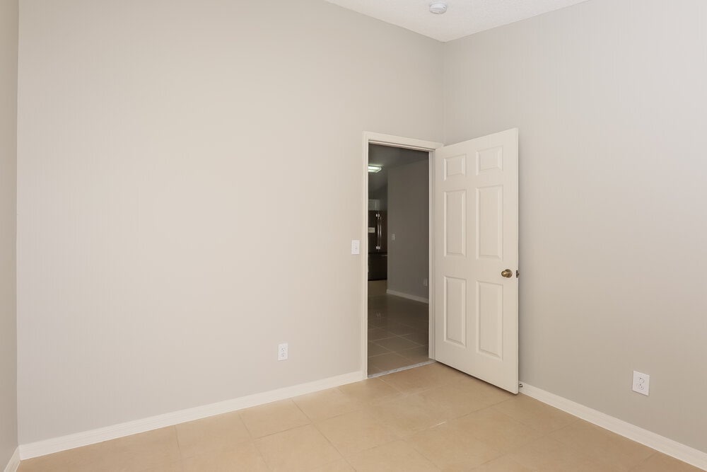 Building Photo - 3413 Palm Beach Dr