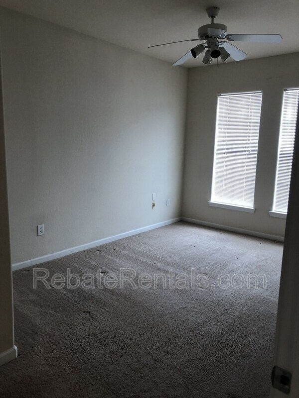 Building Photo - 8290 Gate Pkwy W