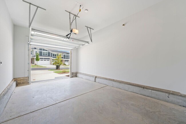 Building Photo - 205 Millennium Dr