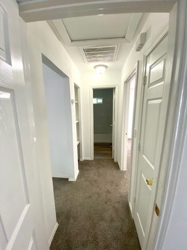 Building Photo - RECENTLY REMODELED 3 BEDROOM HOME IN HOUSTON
