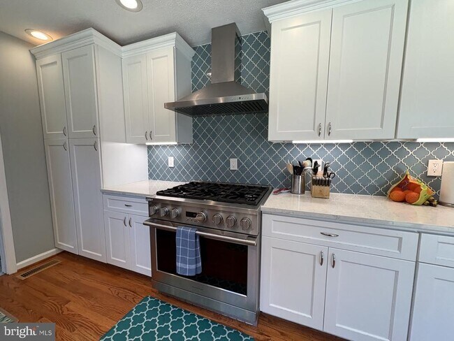 Building Photo - 9926 Tartan Ct