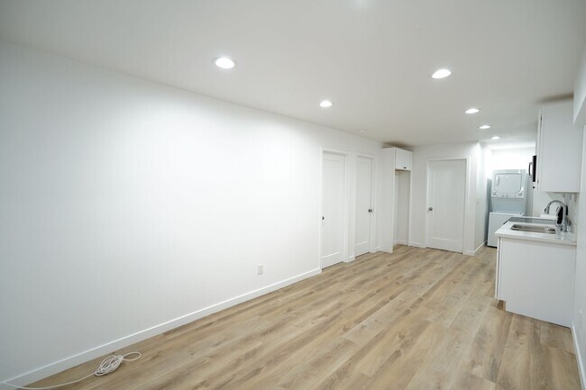 Building Photo - 26074 Bay Ave