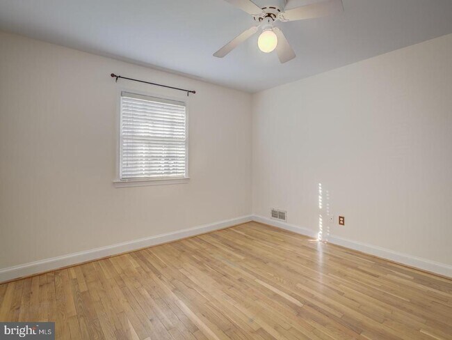 Building Photo - 31 Fort Williams Pkwy